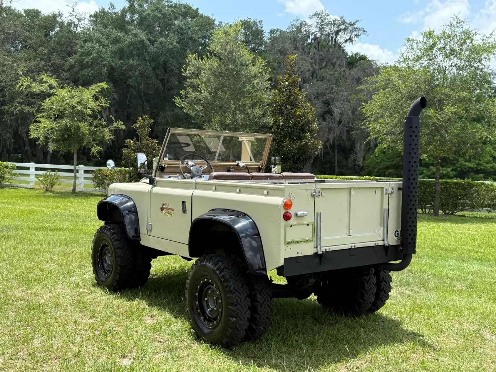 1966 Land Rover Defender - photo 3