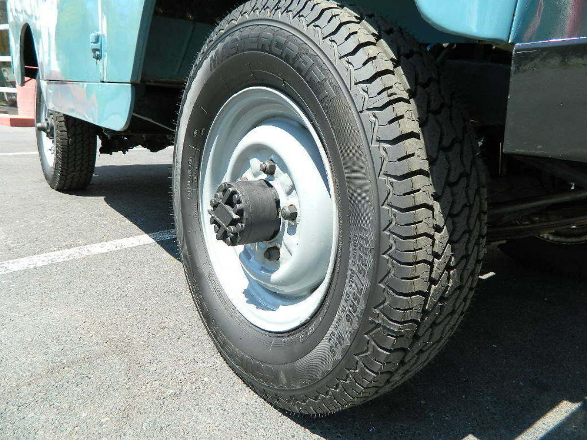 1966 Land Rover Santana - photo 12