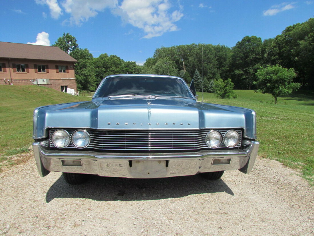 1966 Lincoln Continental Coupe - photo 3