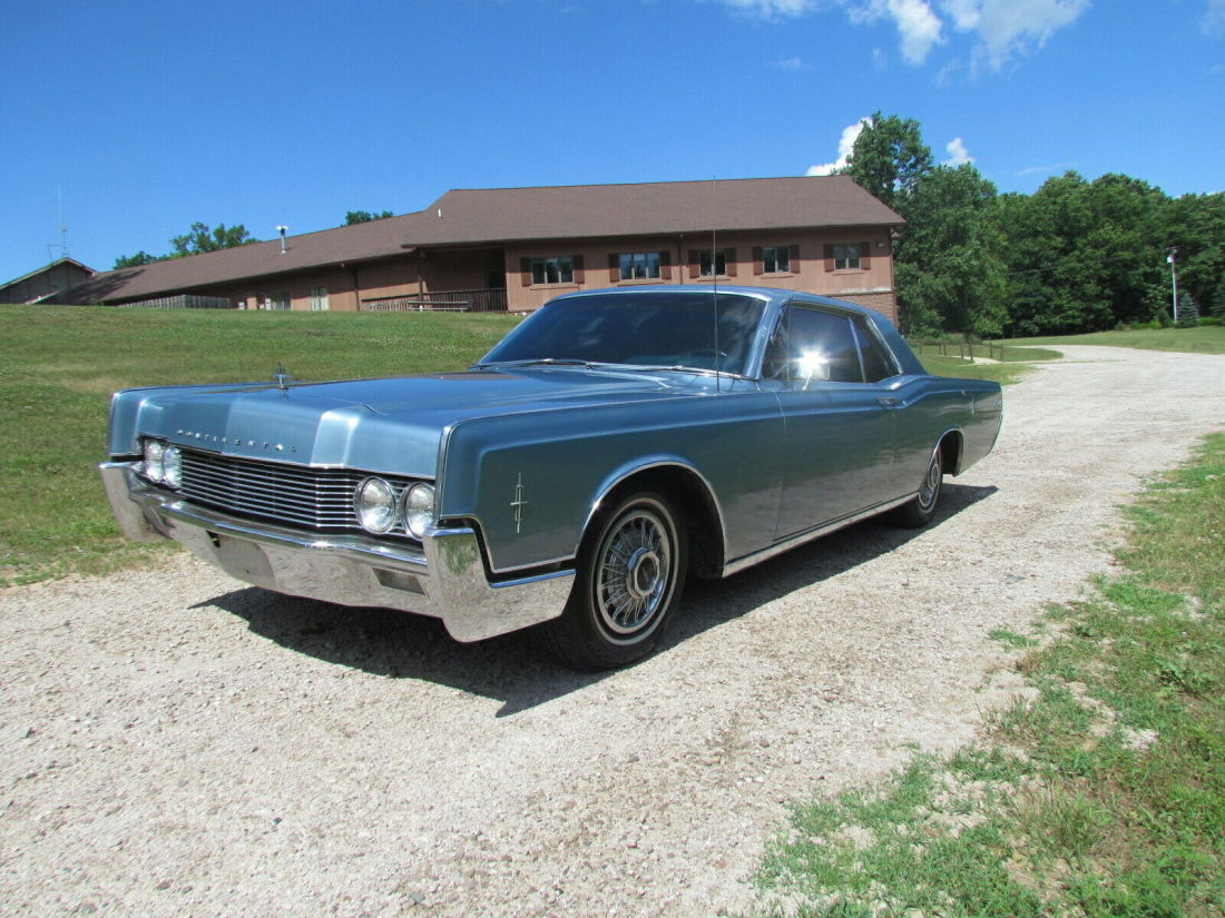 1966 Lincoln Continental Coupe - photo 4