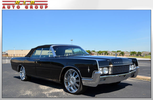 1966 Lincoln Continental Convertible - photo 2