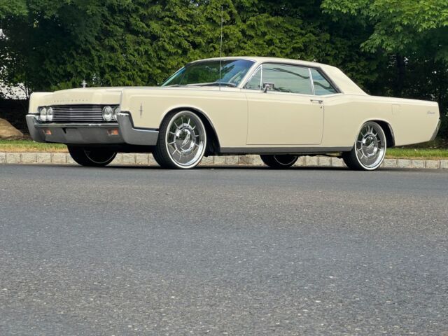 1966 Lincoln Continental 49K MILES GARAGE FIND 22" WHEELS AIR RIDE SETUP - photo 12