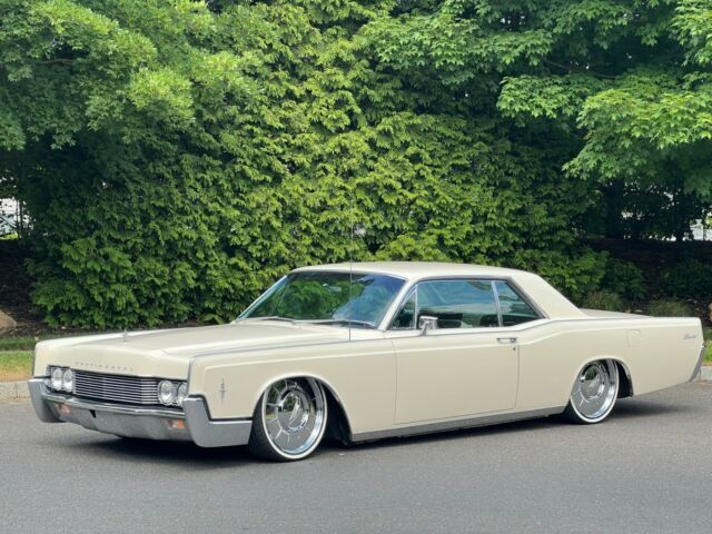 1966 Lincoln Continental 49K MILES GARAGE FIND 22" WHEELS AIR RIDE SETUP - photo 3