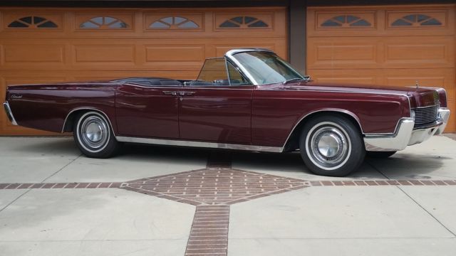 1966 Lincoln Continental Convertible - photo 2