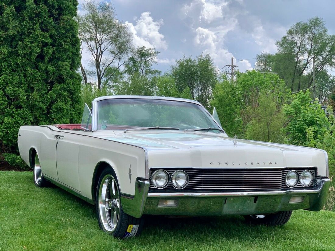 1966 Lincoln Continental Convertible - photo 13