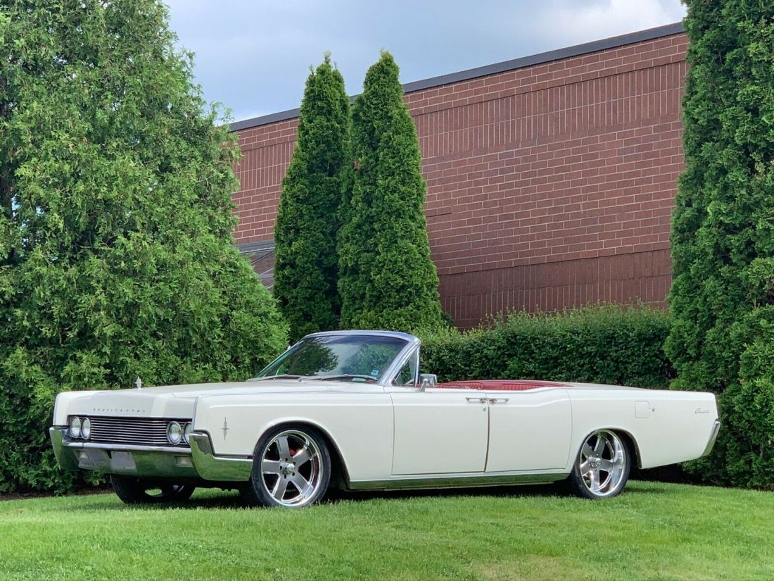 1966 Lincoln Continental Convertible - photo 3