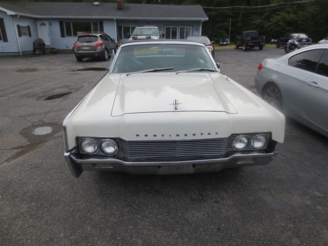 1966 Lincoln Continental - photo 10