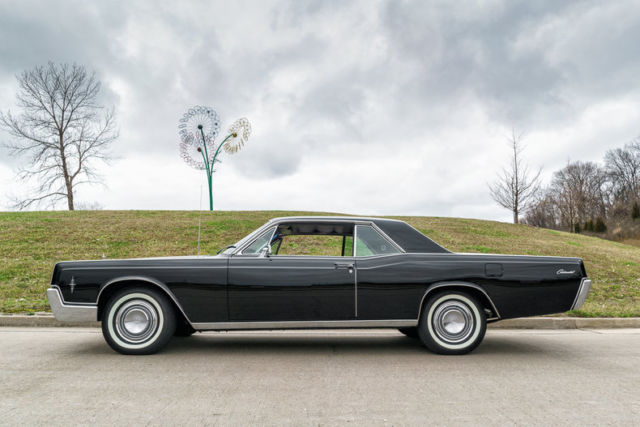 1966 Lincoln Continental Coupe - photo 5
