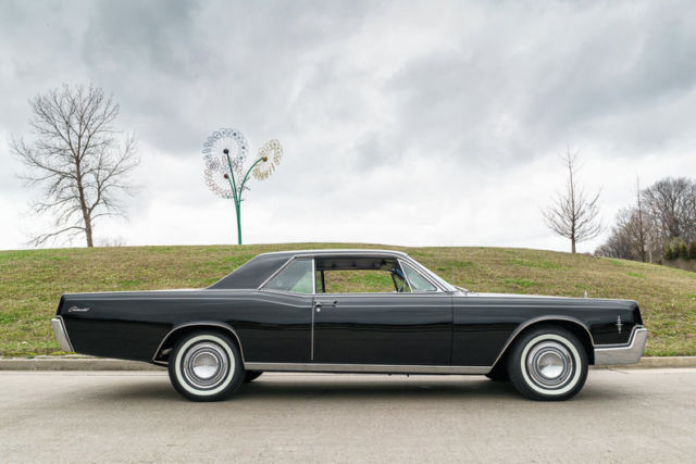 1966 Lincoln Continental Coupe - photo 9