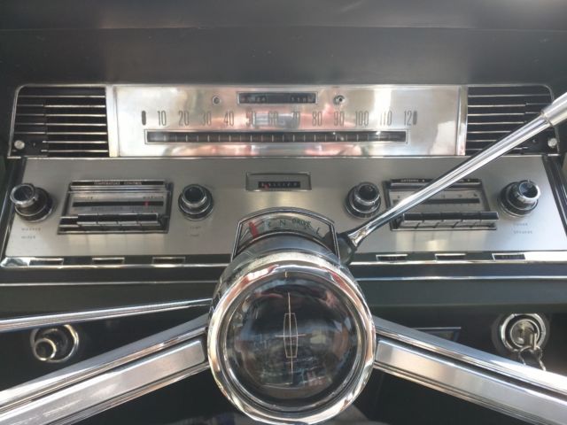 1966 Lincoln Continental coupe - photo 2