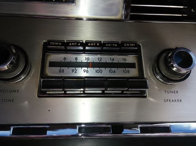 1966 Lincoln Continental - photo 11