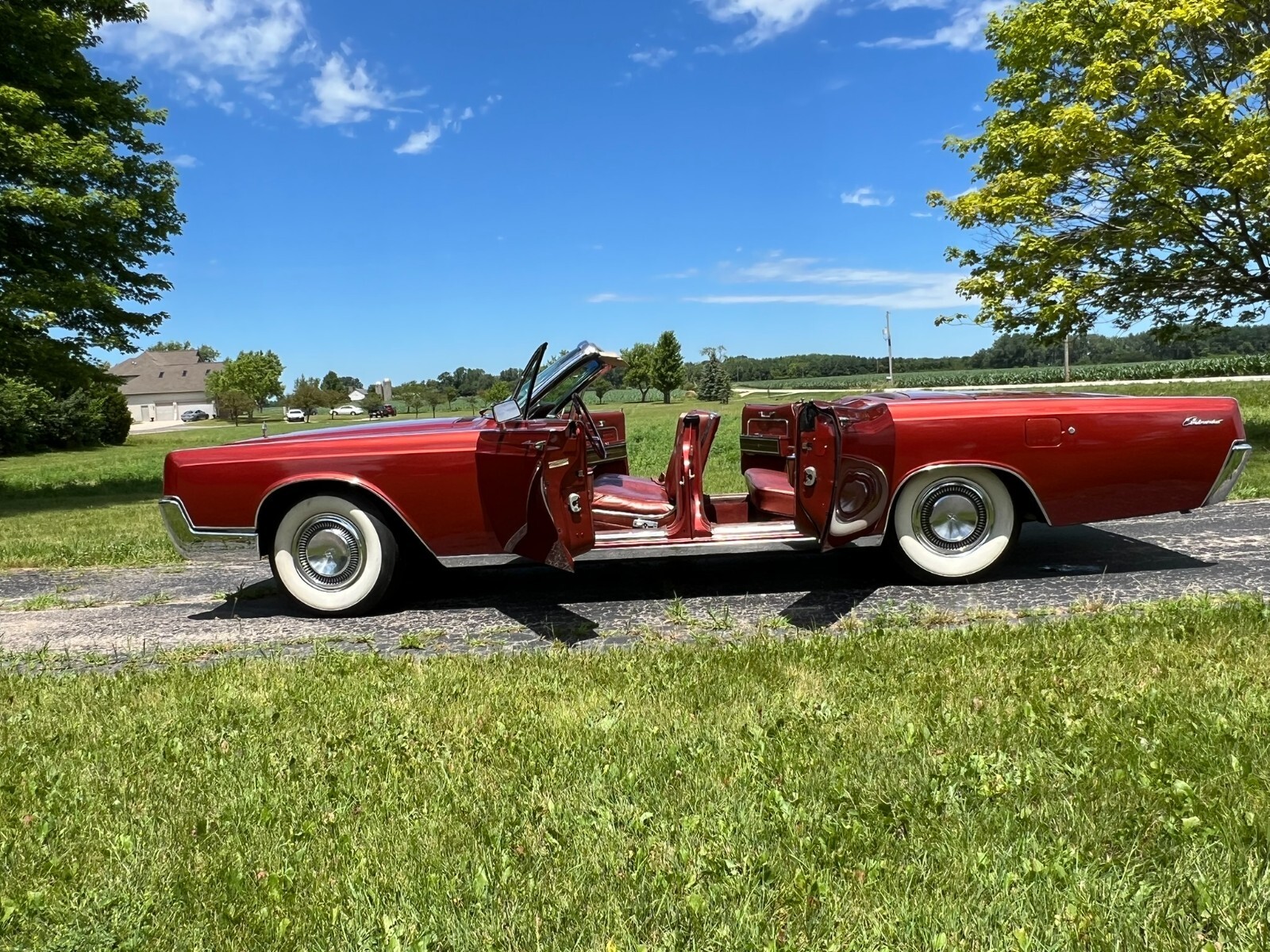 1966 Lincoln Continental - photo 2