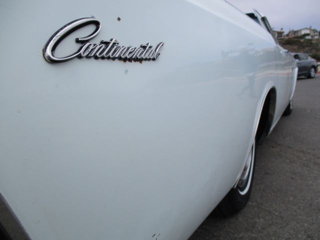 1966 Lincoln Continental Convertible - photo 11