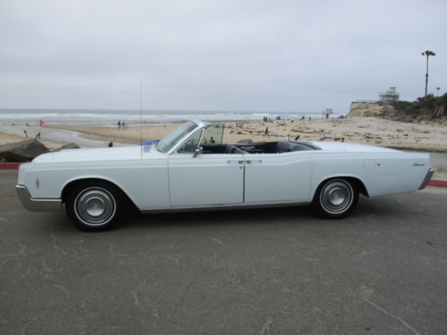1966 Lincoln Continental Convertible - photo 2