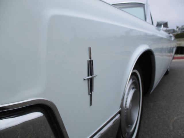 1966 Lincoln Continental Convertible - photo 4