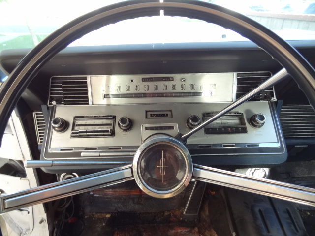 1966 Lincoln Continental Suicide Door Sedan - photo 6