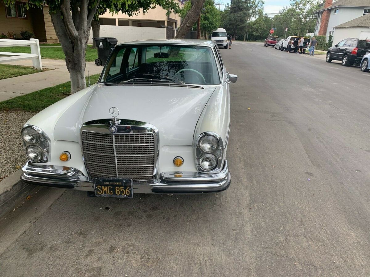 1966 Mercedes-Benz 200-Series - photo 3