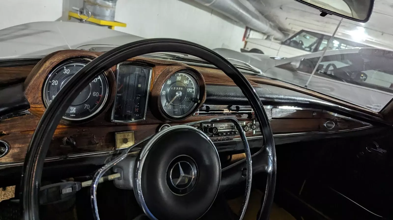 1966 Mercedes-Benz 250SE Sunroof Coupe - photo 11