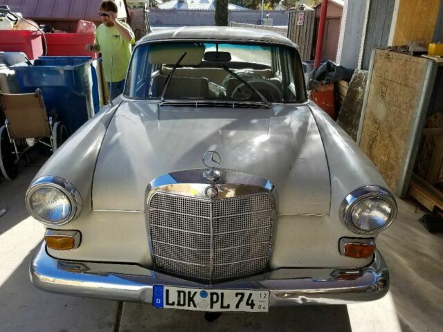1966 Mercedes-Benz 200-Series 200D fintail - photo 2