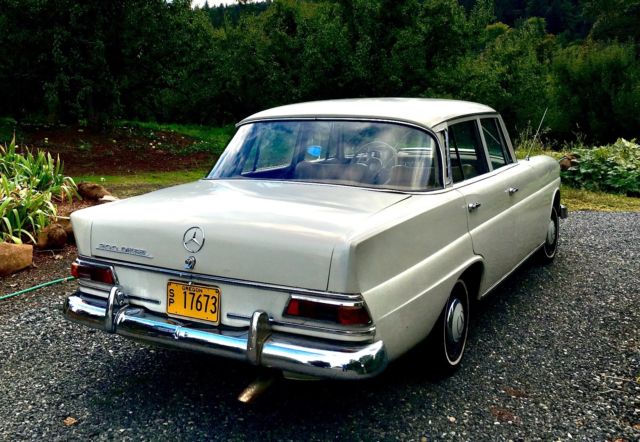 1966 Mercedes-Benz 200-Series - photo 6