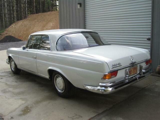 1966 Mercedes-Benz 200-Series - photo 4