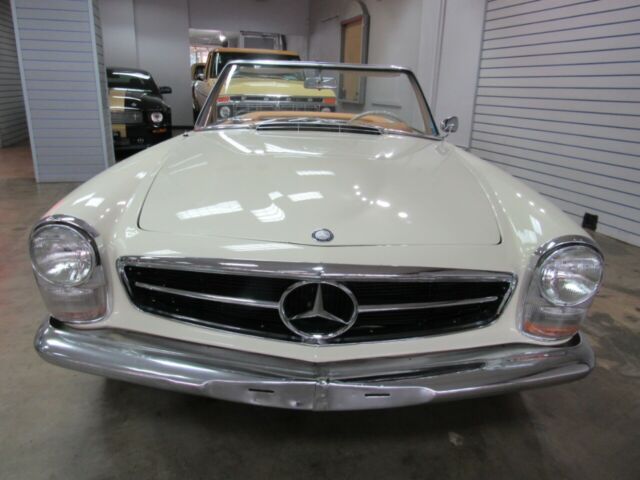 1966 Mercedes-Benz 200-Series -- - photo 8