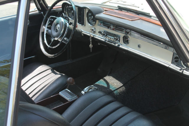 1966 Mercedes-Benz 200-Series - photo 6