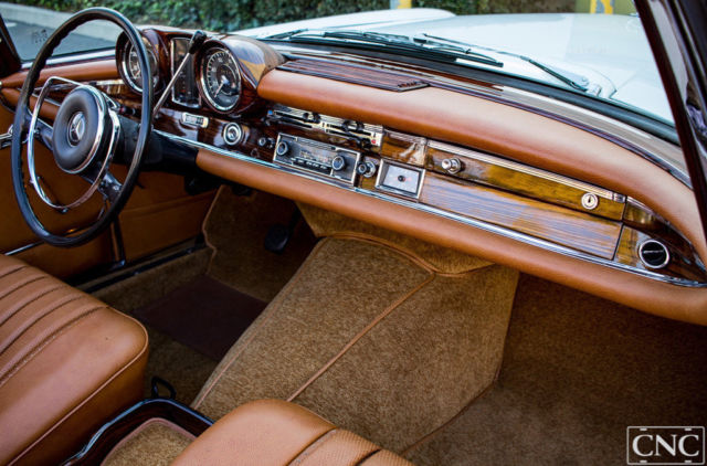 1966 Mercedes-Benz 200-Series - photo 10
