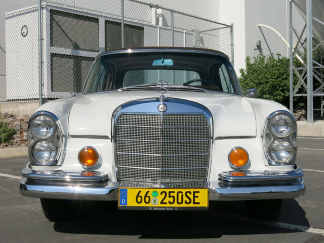 1966 Mercedes-Benz 200-Series Convertible - photo 12