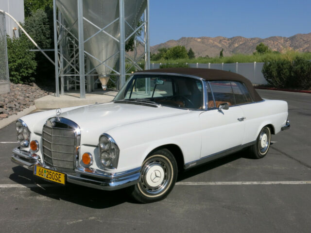 1966 Mercedes-Benz 200-Series Convertible - photo 13