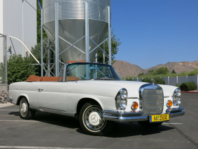 1966 Mercedes-Benz 200-Series Convertible - photo 5