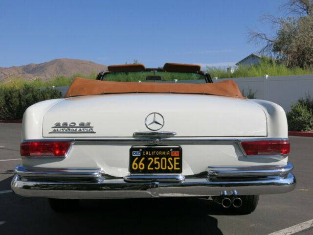 1966 Mercedes-Benz 200-Series Convertible - photo 7