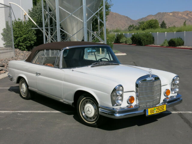 1966 Mercedes-Benz 200-Series Convertible - photo 9