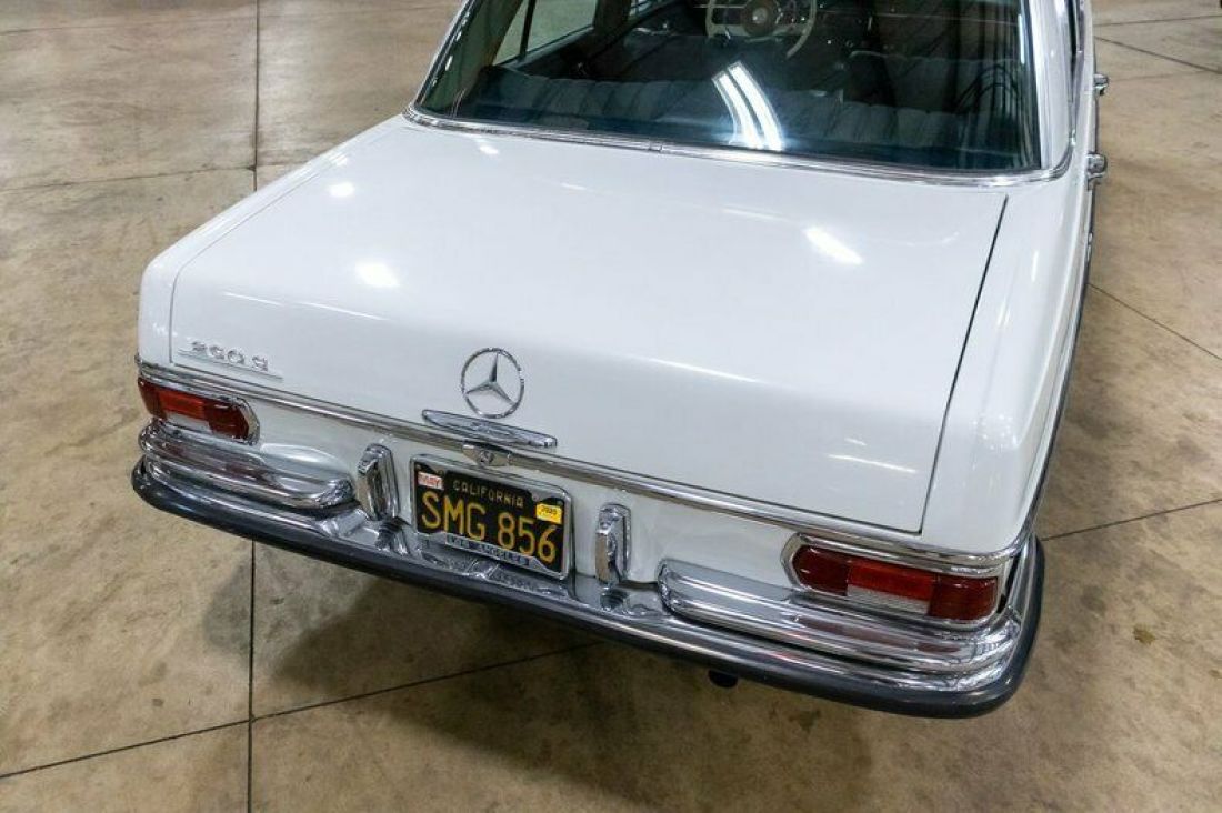 1966 Mercedes-Benz 200-Series - photo 11