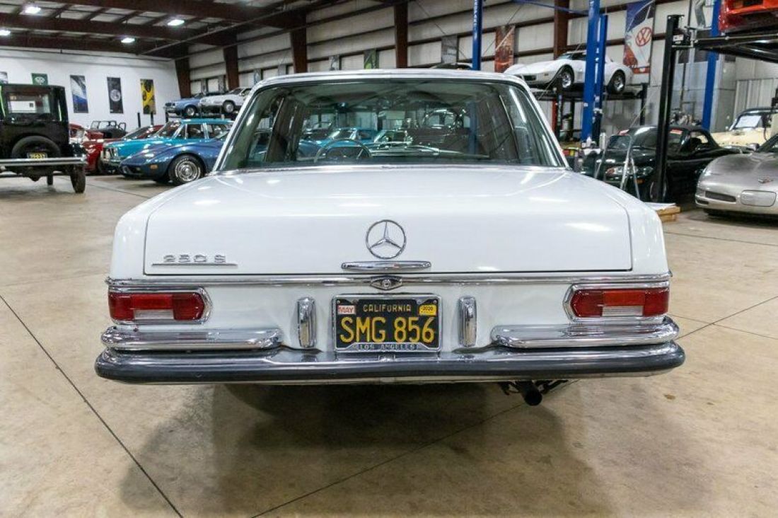 1966 Mercedes-Benz 200-Series - photo 4