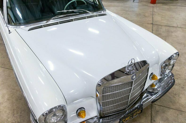 1966 Mercedes-Benz 200-Series - photo 9