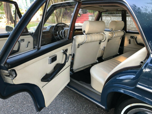 1966 Mercedes-Benz 200-Series 350 Medium Blue w. White-Grey int., 4-SPEED MANUAL - photo 9