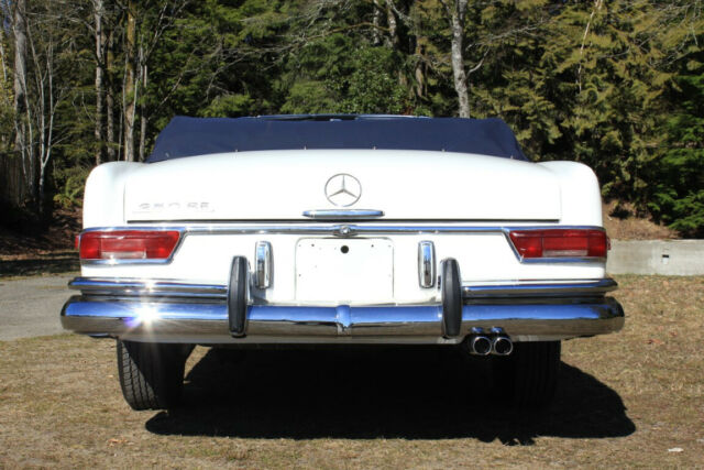 1966 Mercedes-Benz 200-Series - photo 10