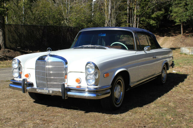 1966 Mercedes-Benz 200-Series - photo 2