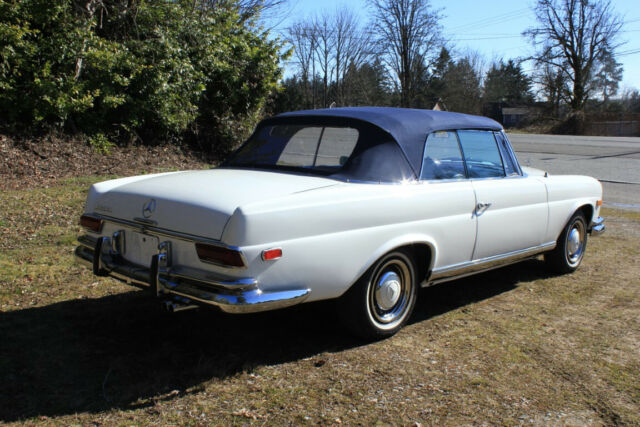 1966 Mercedes-Benz 200-Series - photo 5