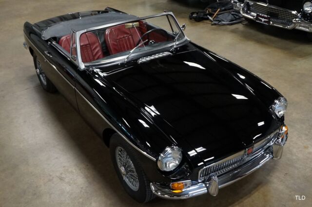 1966 MG MGB Roadster - photo 2