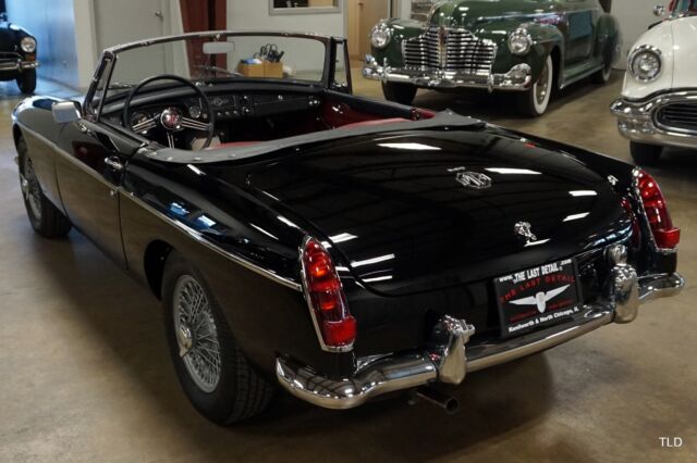 1966 MG MGB Roadster - photo 8