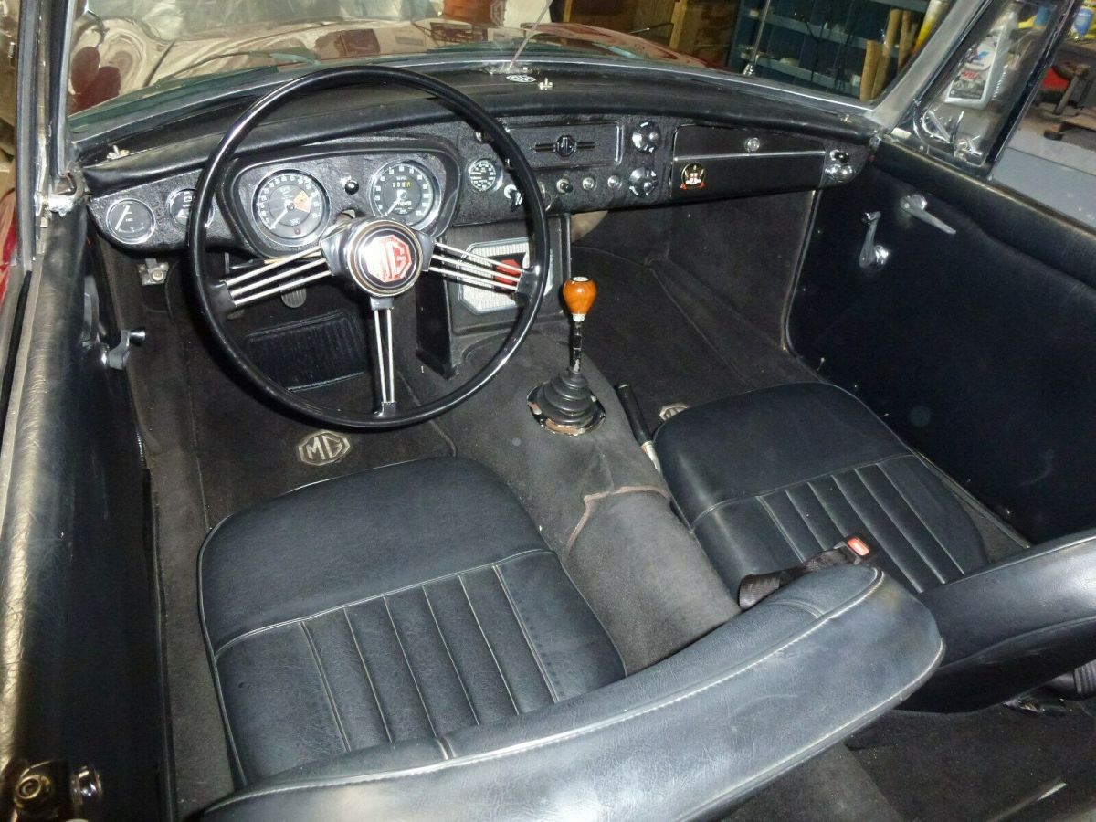 1966 MG MGB Roadster - photo 8