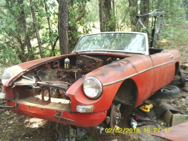 1966 MGB BODY TUB LOTS OF GOOD METAL GREAT POTENTIAL FOR RESTORATION 1966 MG MGB
