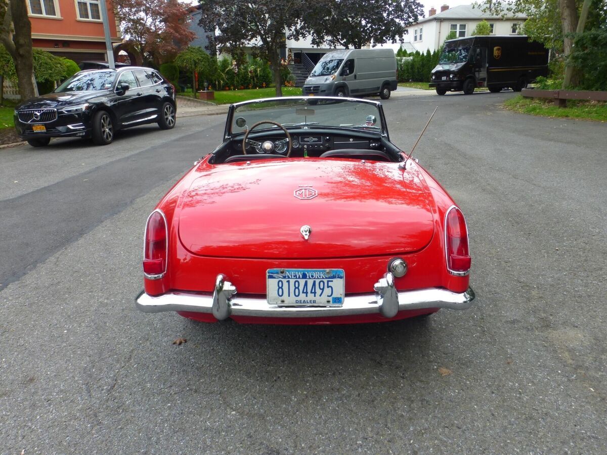 1966 MG MGB Nice Driver - photo 3