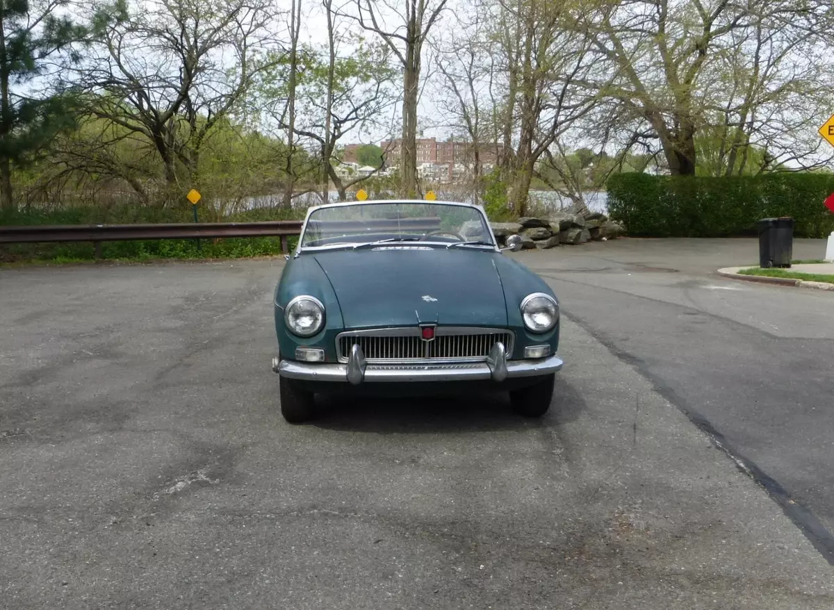 1966 MGB Low Miles 2 Tops Wire Wheels Runs and Drives 1966 MG MGB Good Mechanical Condition