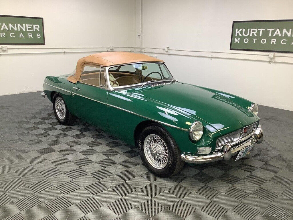 1966 MG MGB 1966 MGB MK1. BRITISH RACING GREEN WITH BISCUIT TRIM - photo 13
