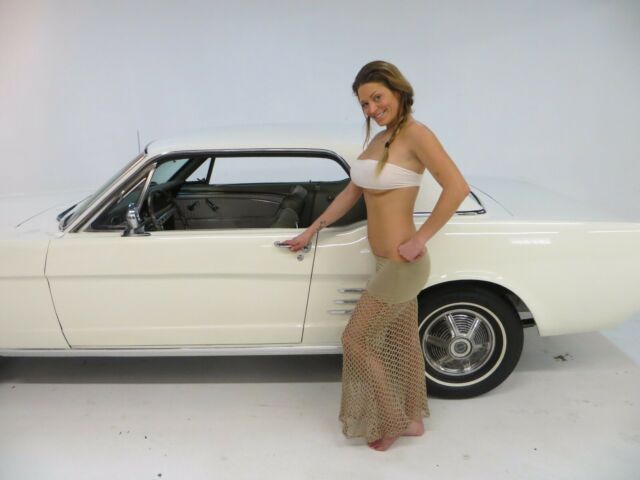 1966 Mustang 6 CYL automatic original pony interior RESTORED CLASSIC 65 1966 Ford Mustang Coupe