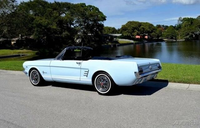 1966 Ford Mustang convertible - photo 3