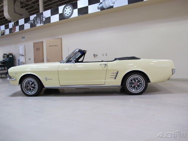 1966 Ford Mustang CONVERTIBLE - photo 7